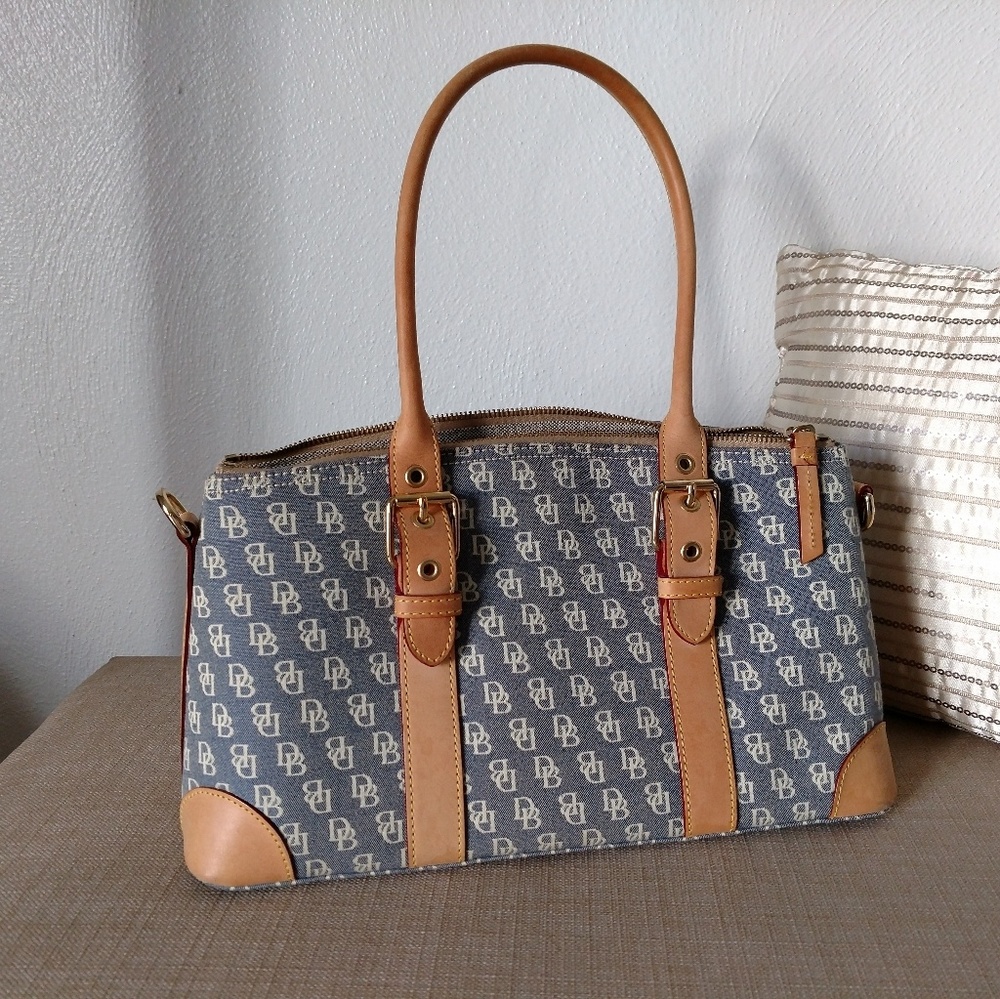 Dooney & Bourke purse